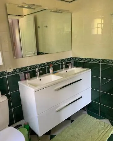 Maison Piscine بيت للعطل *