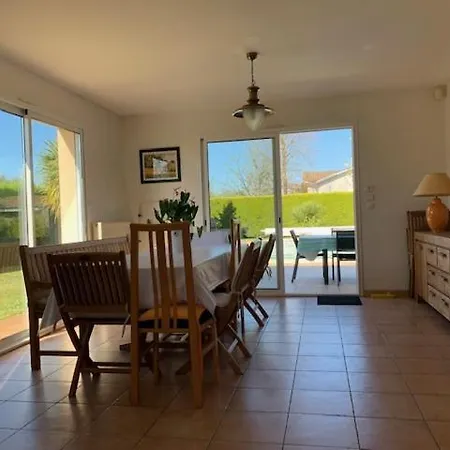 بيت للعطل Maison Piscine *